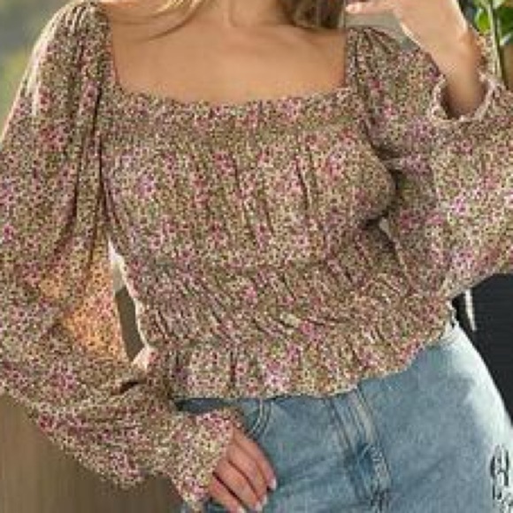 H&M Ditzy Floral Prairie Smocked Women's Top size small - Picture 9 of 10